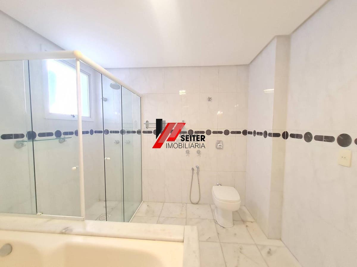 Apartamento a venda na Beira Mar Norte de Florianópolis