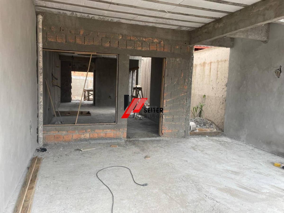 Casa Duplex com 3 quarto sendo 1 suíte à venda na praia dos Ingleses em Florianópolis