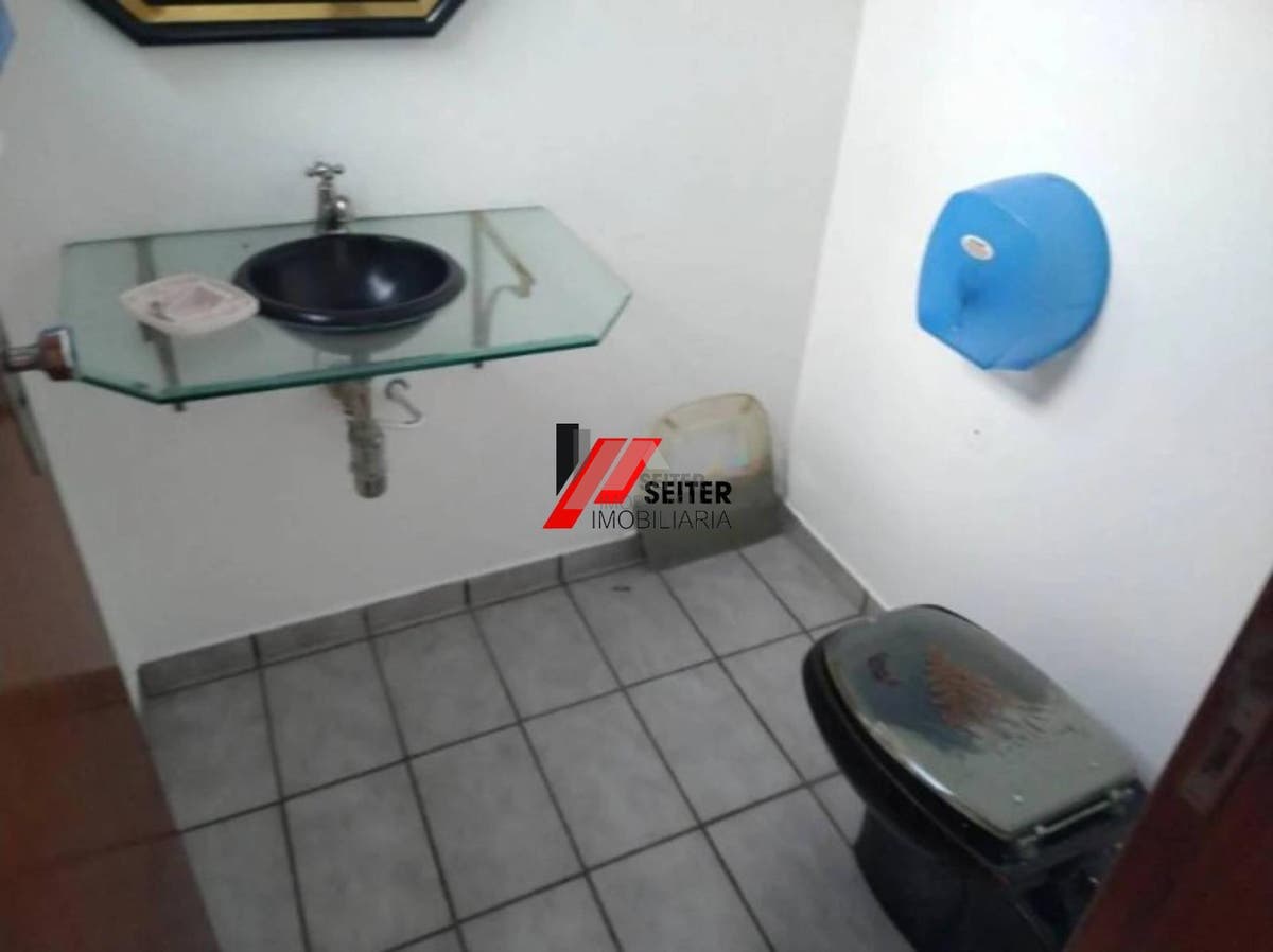 Casa comercial a venda no bairro Saco dos Limões