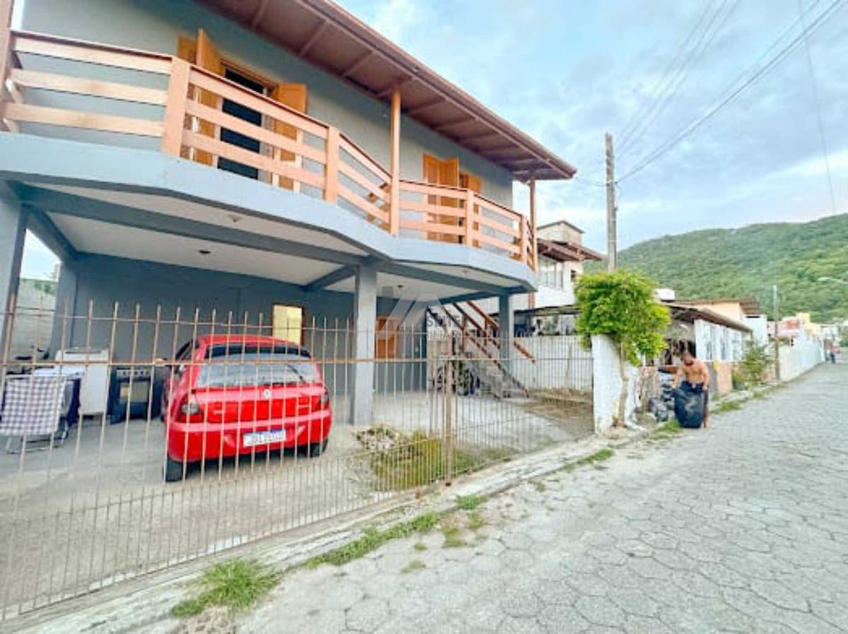 Casa de 5 dormitórios para Venda na Cachoeira do Bom Jesus- Florianópolis