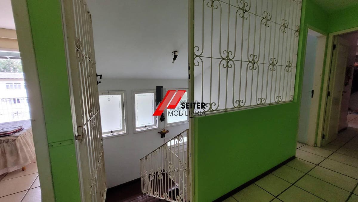 Casa com 4 quatro quartos para locação trindade florianópolis