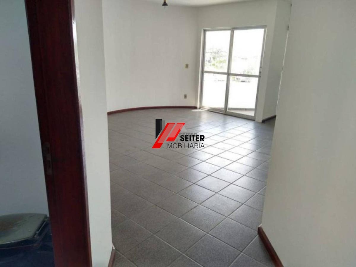 Casa comercial a venda no bairro Saco dos Limões