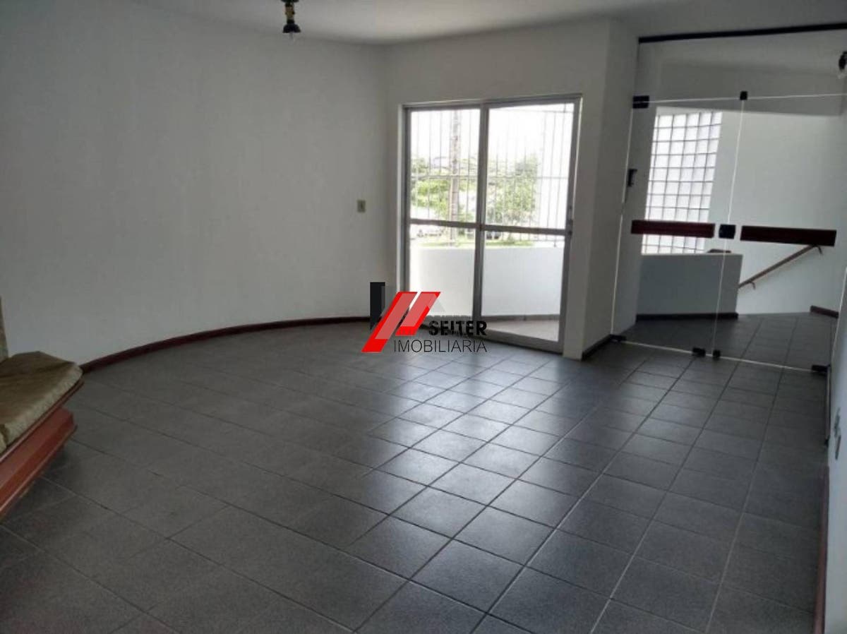 Casa comercial a venda no bairro Saco dos Limões