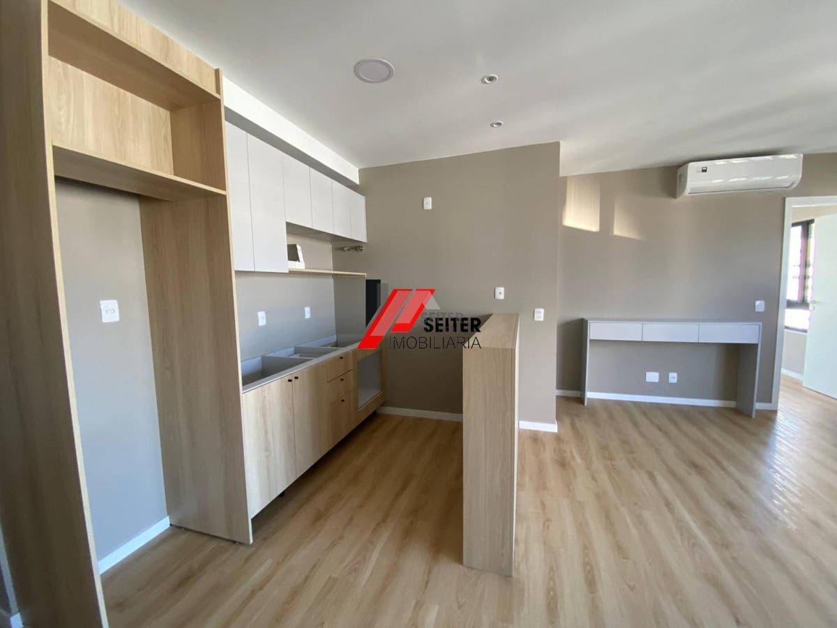 Sala comercial para locação Centro de Florianópolis proximo mercado publico