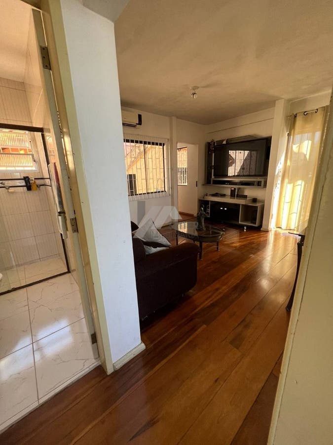 Casa para locação com 3 dormitórios sendo 1 suíte em Florianópolis Centro