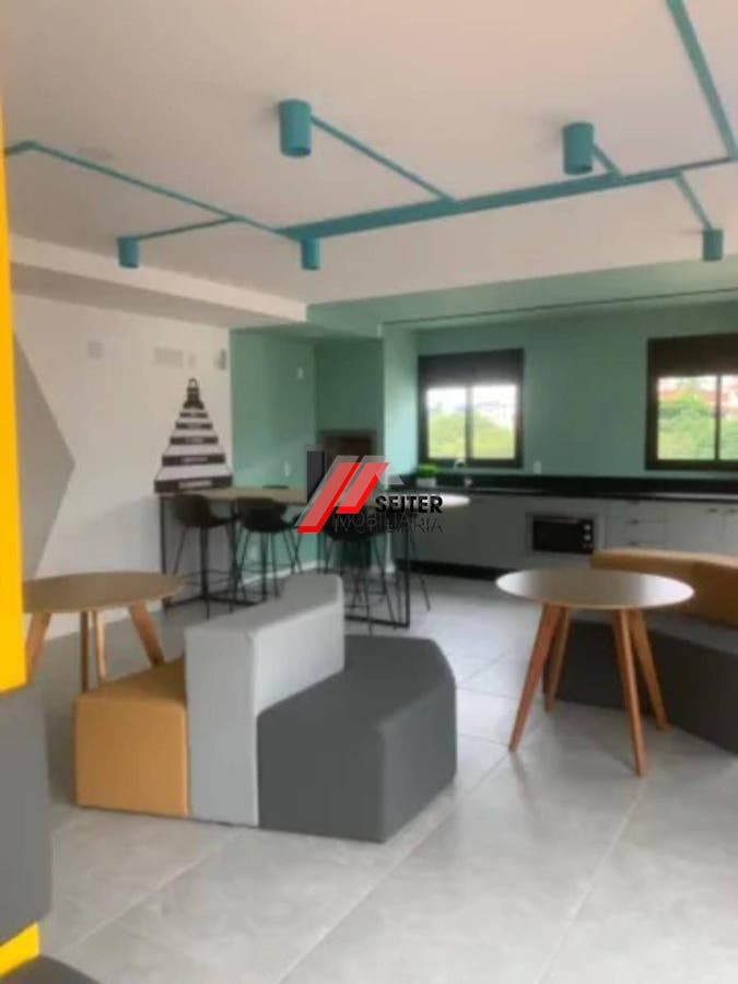 Apartamento de dois dormitórios com suite à venda na Carvoeira em Florianópolis