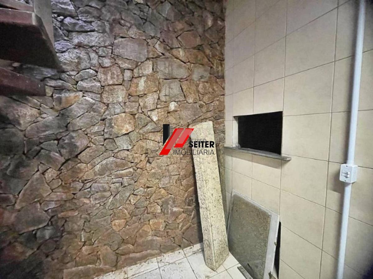 Casa para alugar no Itacorubi com 3 quartos