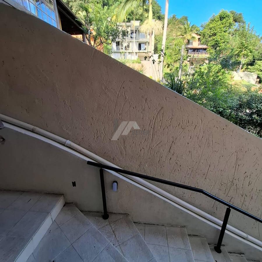 Casa para alugar no Itacorubi com 3 quartos
