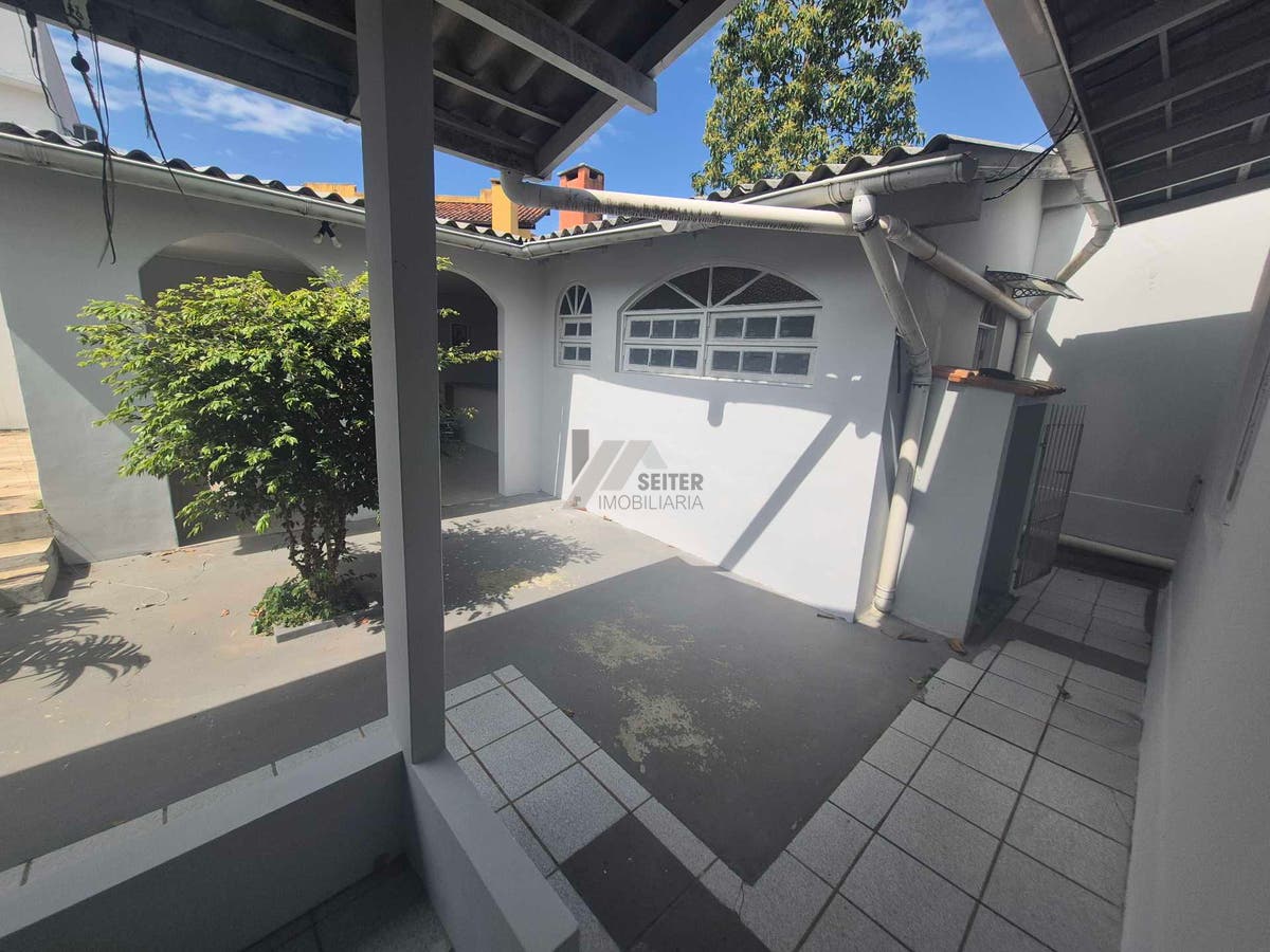 Casa de 4 quartos para alugar no Santa Monica Florianopolis