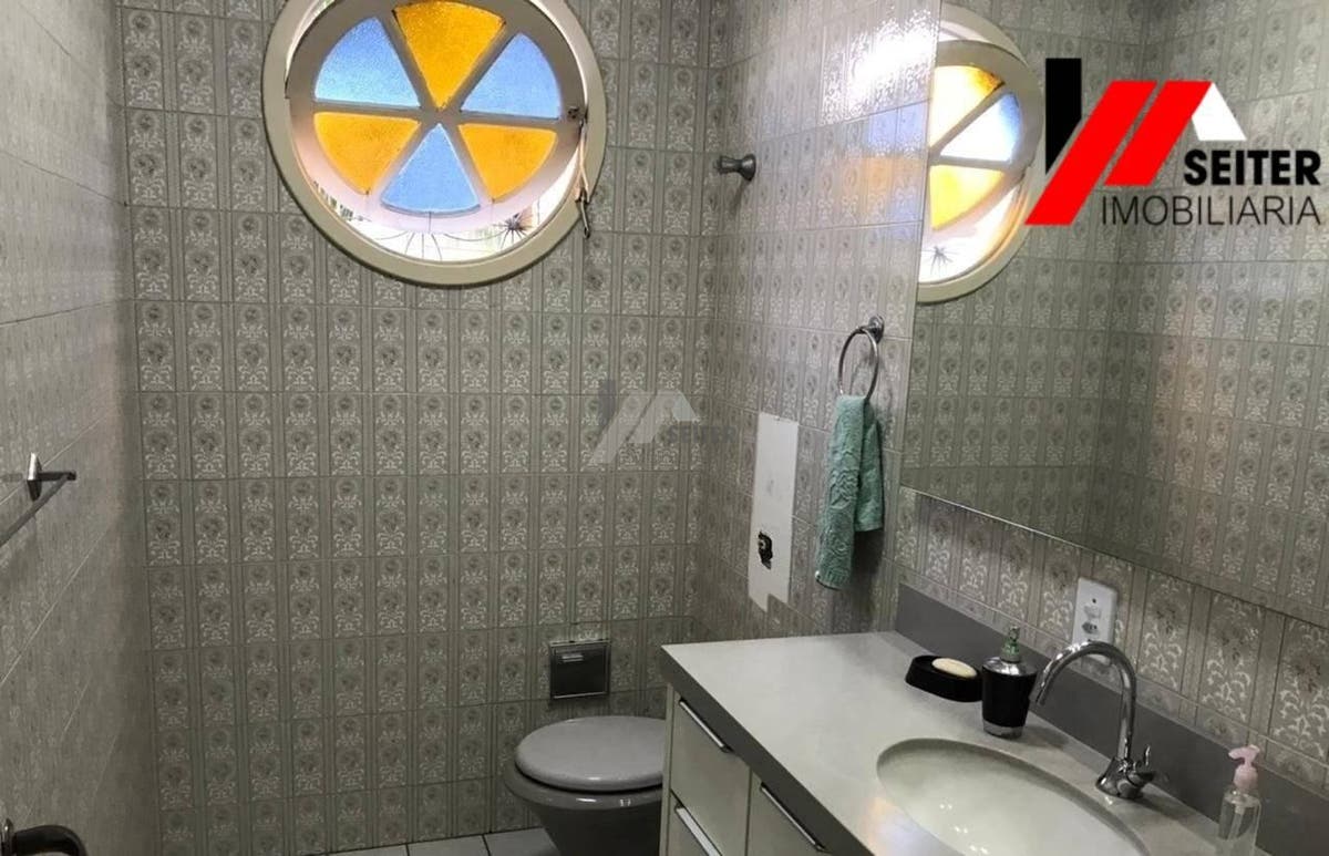 Casa a venda de 4 dormitórios no Centro de Florianópolis