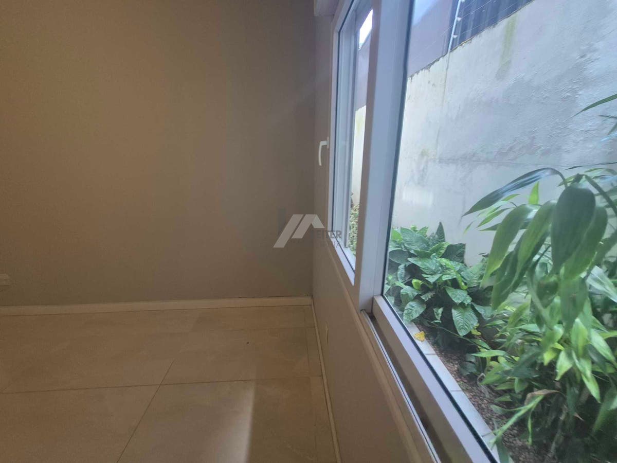 Casa de 4 quartos para alugar no Santa Monica Florianopolis