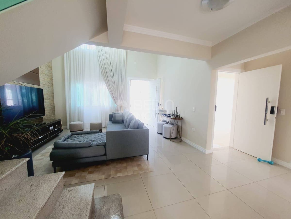 Casa de 3 quartos, 260m² no bairro Centro, em Balneário Camboriú | Eu Corretor