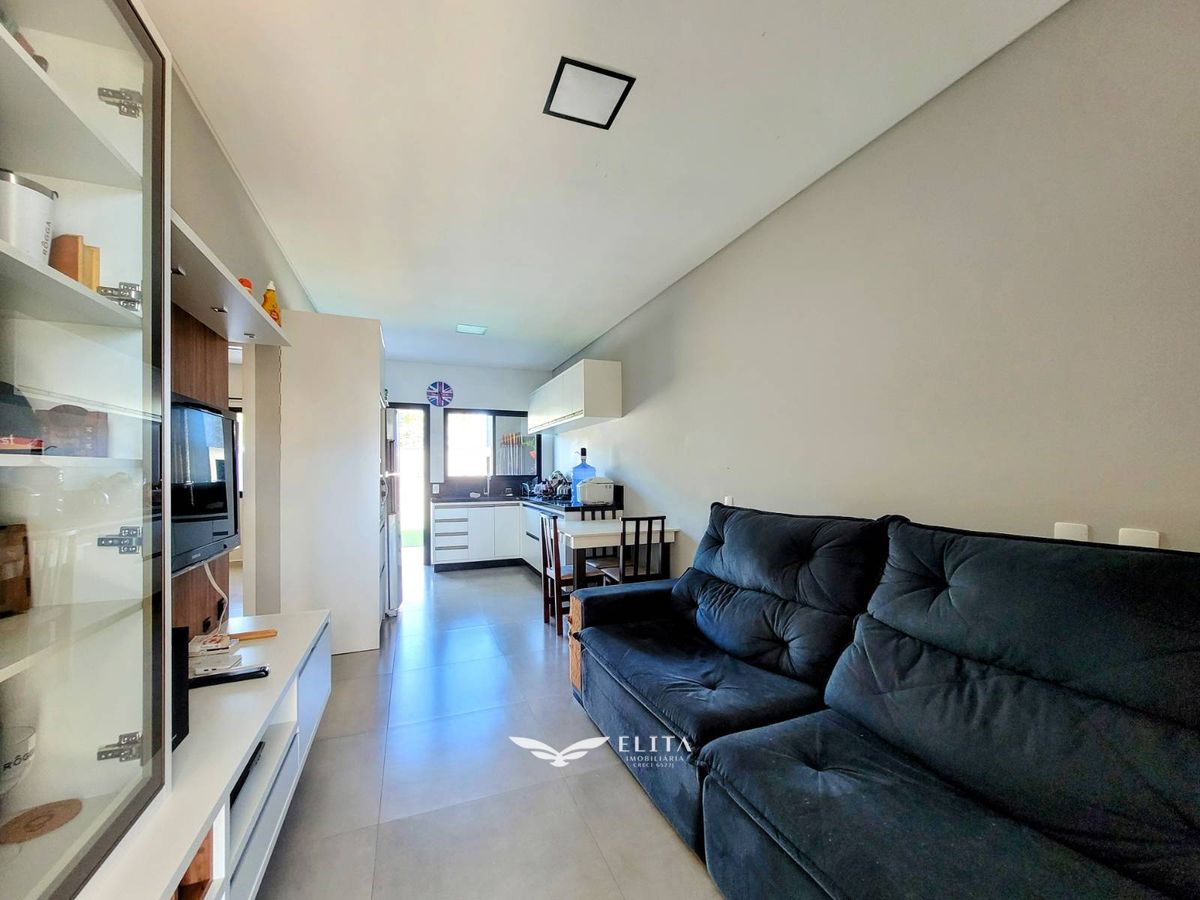 Casa com 2 Quartos, sendo 1 Suíte e Piscina à Venda em Itajuba, Barra Velha!