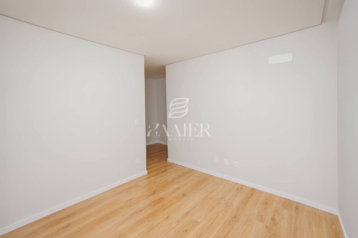 Sobrado com 3 quartos, América - Joinville