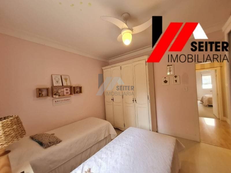 Apartamento de 3 dormitorios a venda Centro Florianopolis