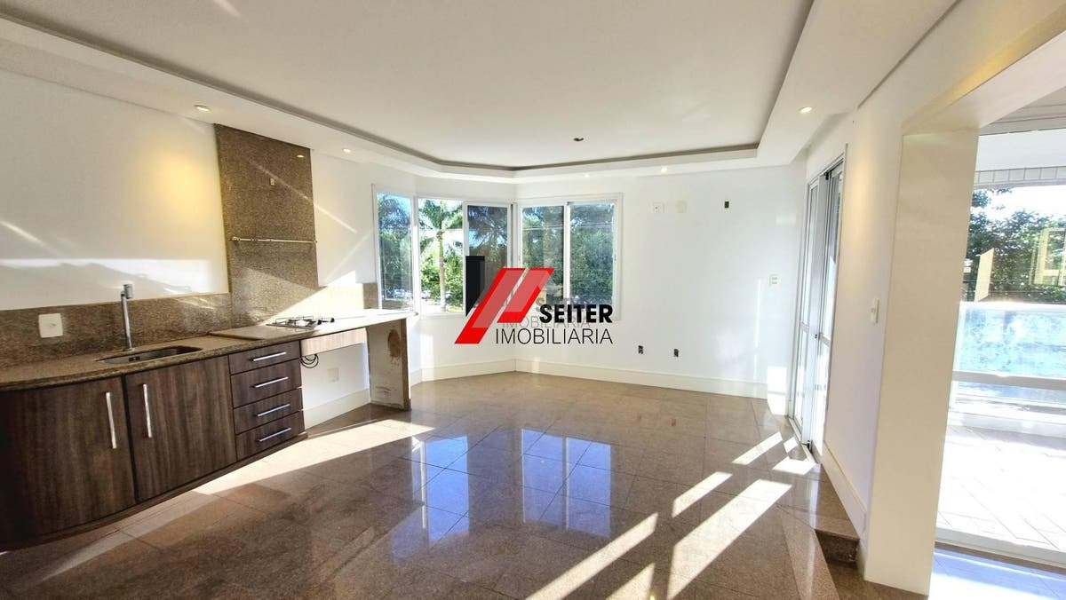 Apartamento de 4 dormitorios para alugar na Beira Mar de Florianopolis