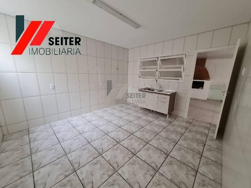 Casa 3 dormitorios para locação trindade