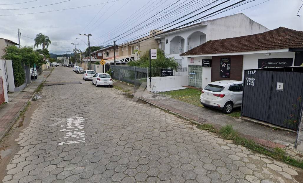 Casa comercial para locação no corrego grande