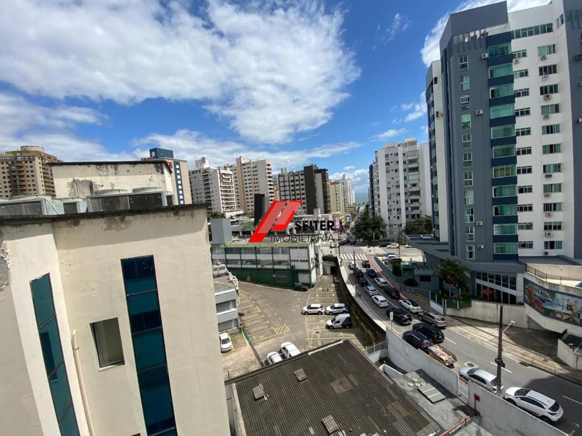 Apartamento com 3 dormitórios à venda no centro de Florianópolis