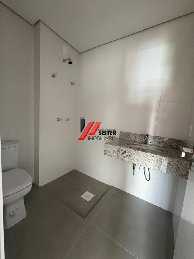 Apartamento novo de 3 dormitorios a venda proximo da UFSC no bairro Carvoeira
