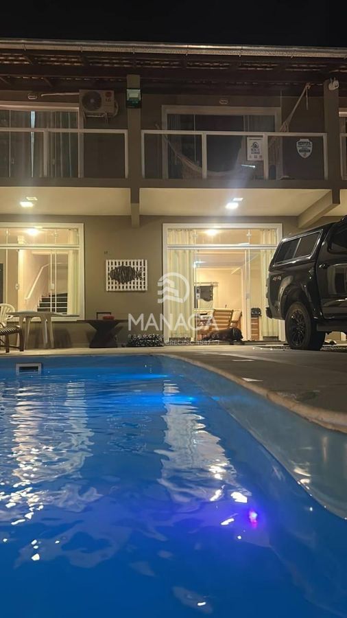 Excelente sobrado com 240 metros, Balneário Piçarras