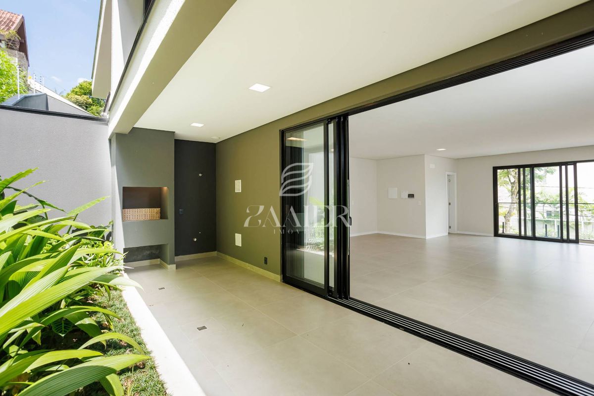 Sobrado com 3 quartos, América - Joinville