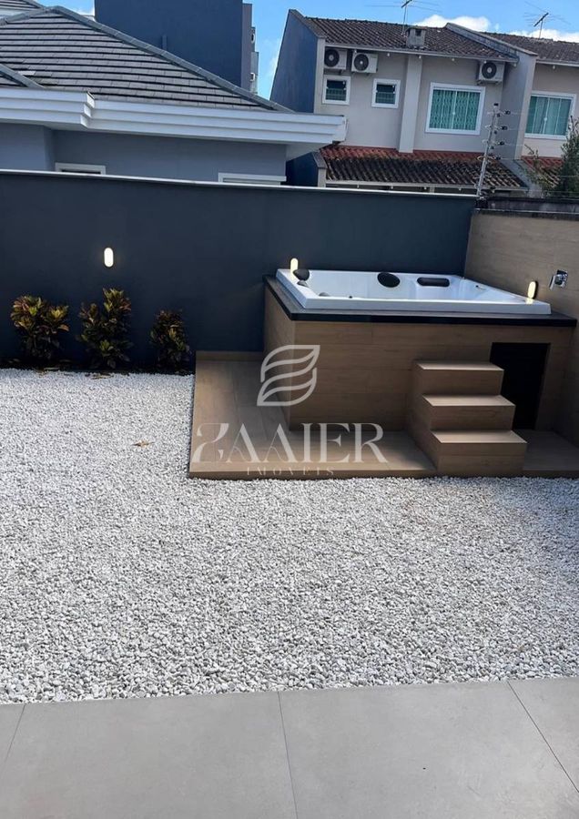 Sobrado com 3 quartos, Jardim Sofia - Joinville