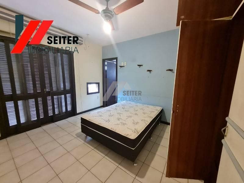 Casa para locação com 5 dormitórios bairro Coqueiros florianópolis