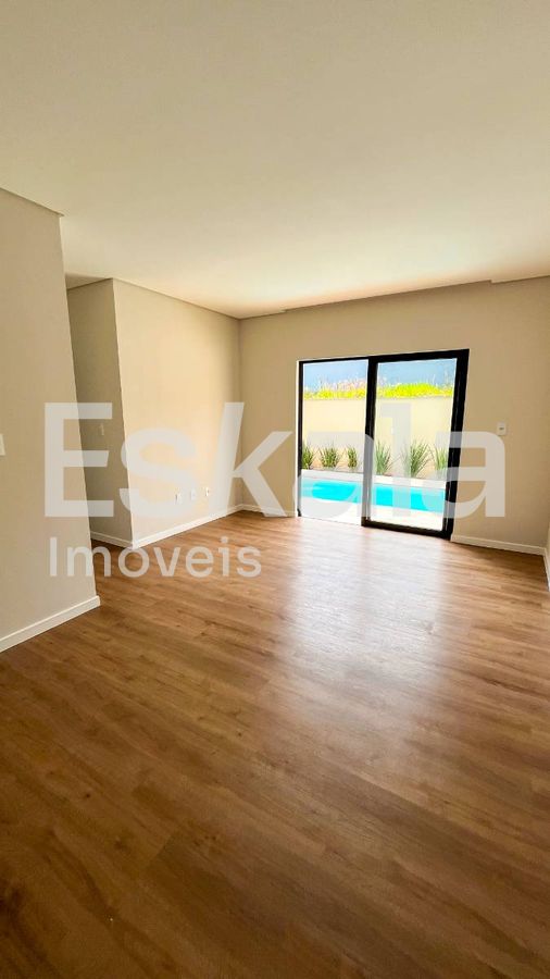 Casa á venda no Loteamento Montreal com Piscina, Três Rios do Norte - Jaraguá do Sul