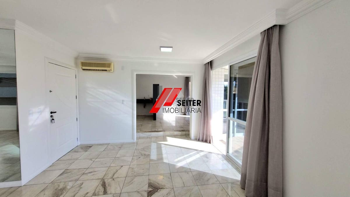 Apartamento a venda na Beira Mar Norte de Florianópolis