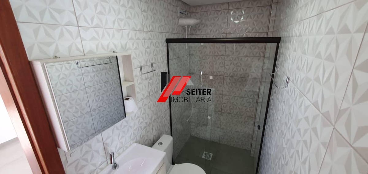 Sobrado 4 dormitorios possui suite com closet e edicula para venda
