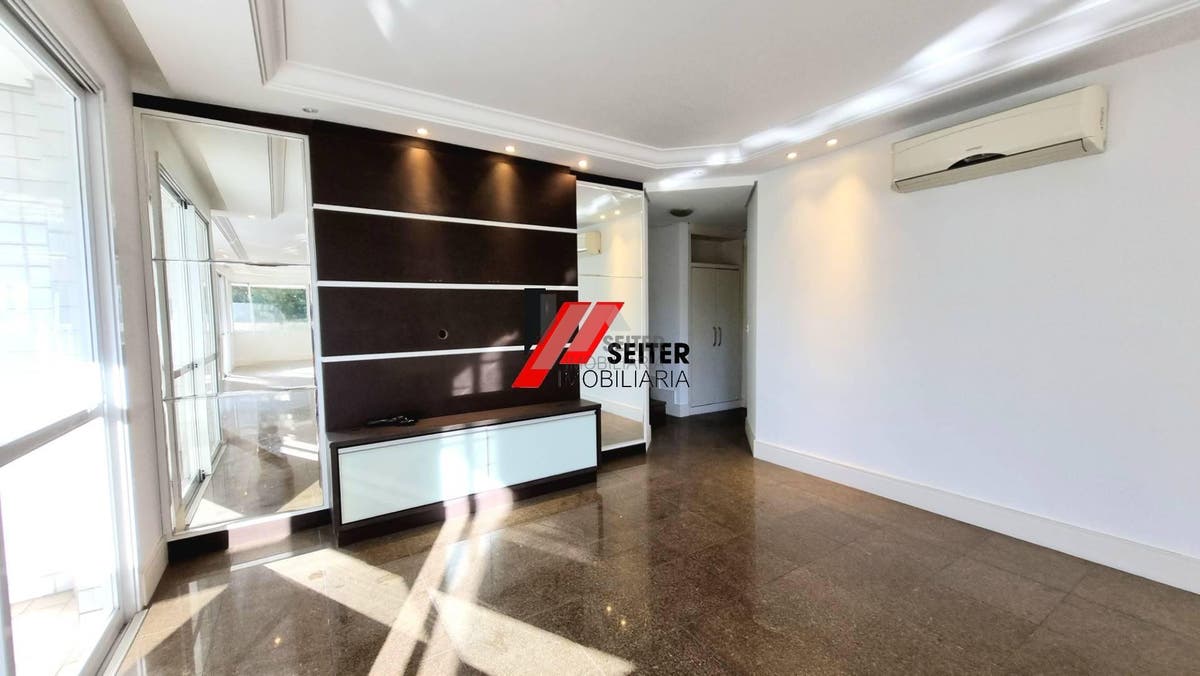 Apartamento de 4 dormitorios a venda Beira Mar Florianopolis