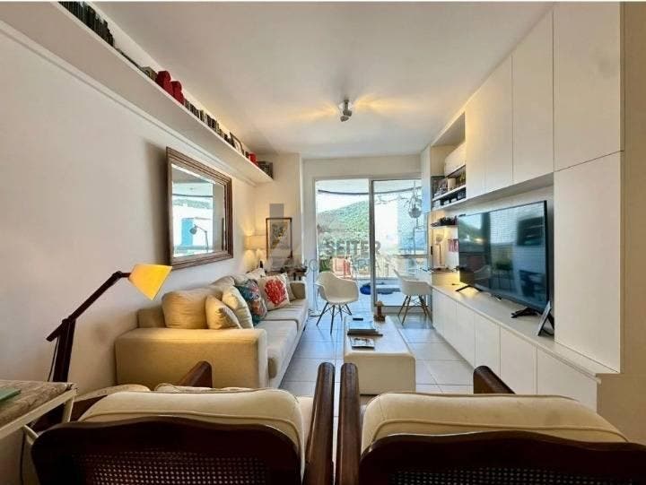 Apartamento á venda Itacorubi Florianópolis.