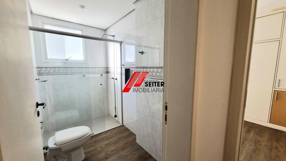 Apartamento de 4 dormitorios a venda Beira Mar Florianopolis