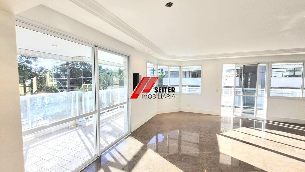 Apartamento de 4 dormitorios a venda Beira Mar Florianopolis