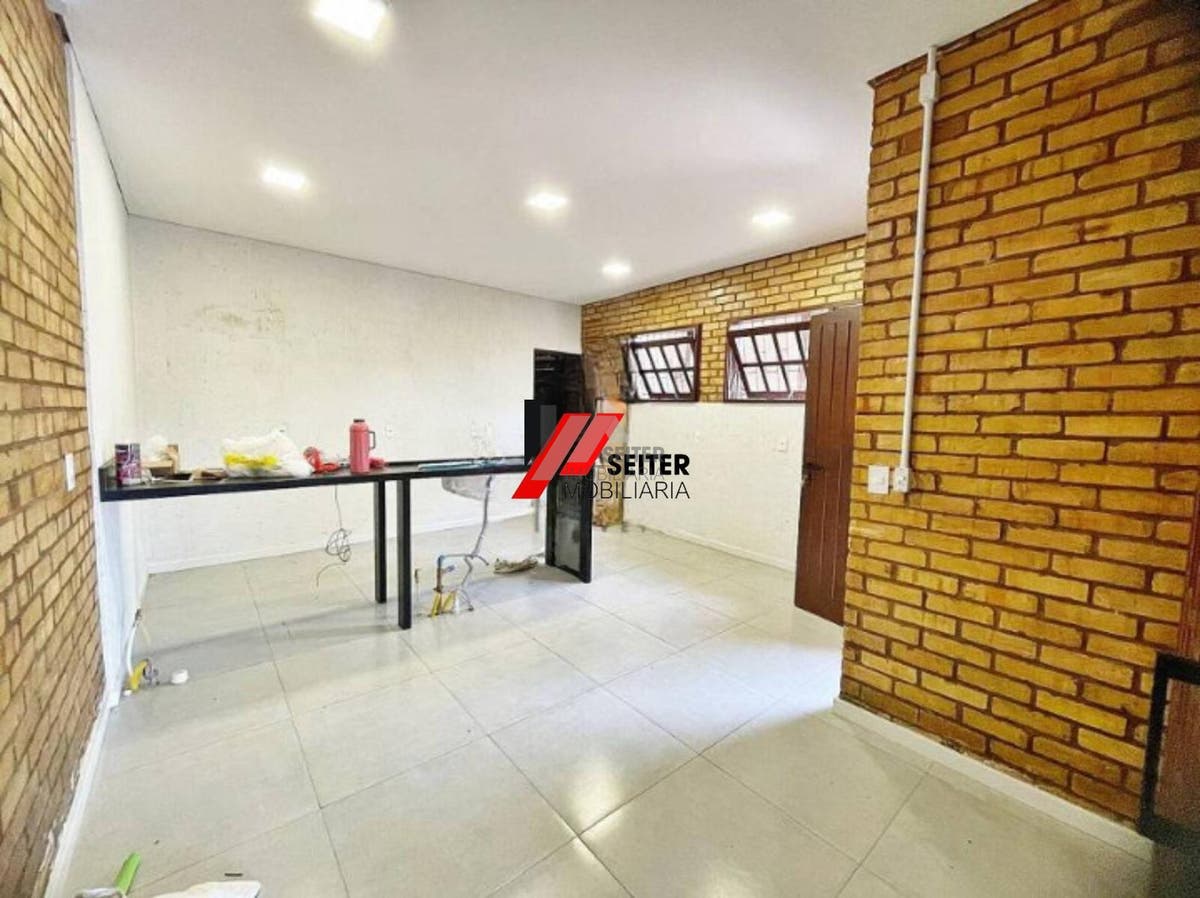Casa para alugar no Itacorubi com 3 quartos
