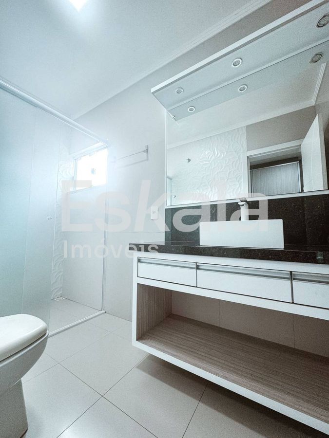 Casa Alto Padrão Mobiliada com 01 Suíte + 03 Quartos Vila Lalau - Jaraguá do Sul