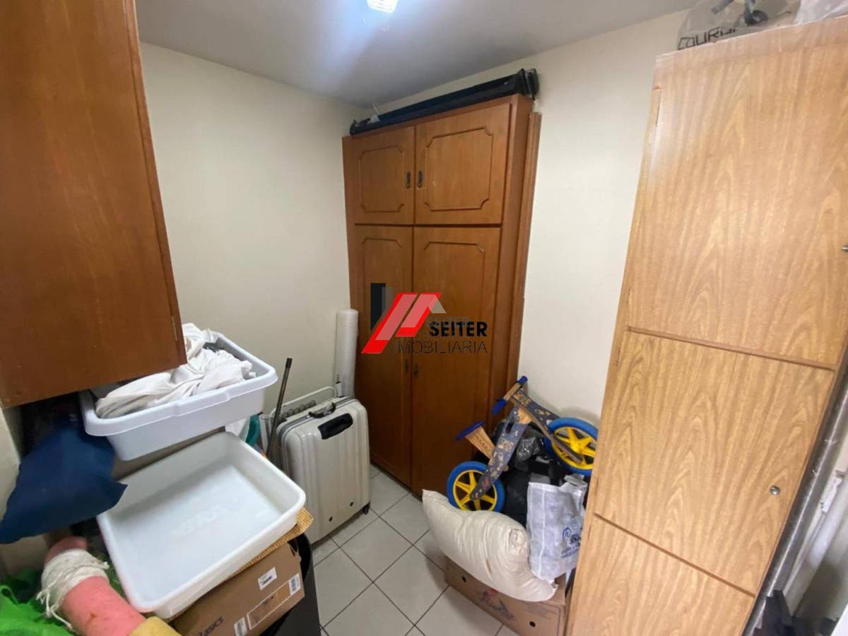Apartamento com 3 dormitórios à venda no centro de Florianópolis