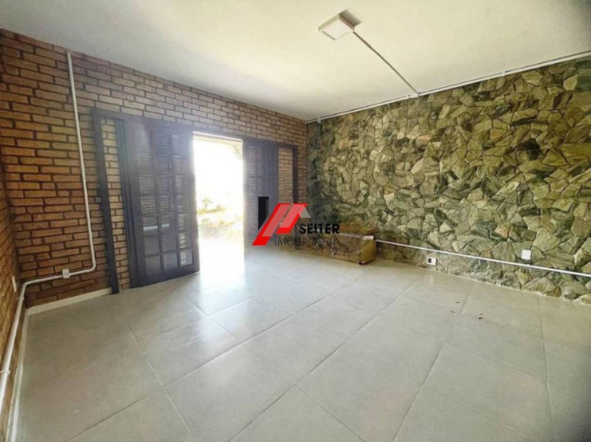 Casa para alugar no Itacorubi com 3 quartos