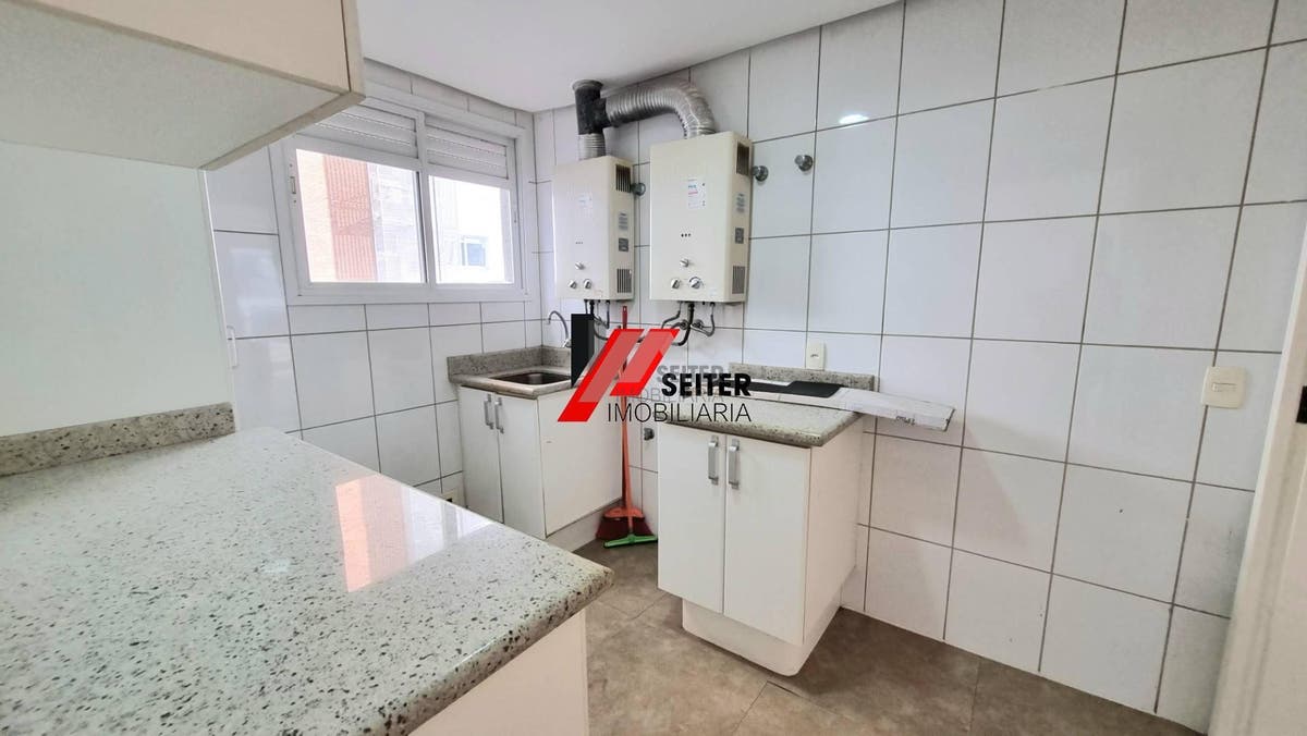 Apartamento de 4 dormitorios a venda Beira Mar Florianopolis