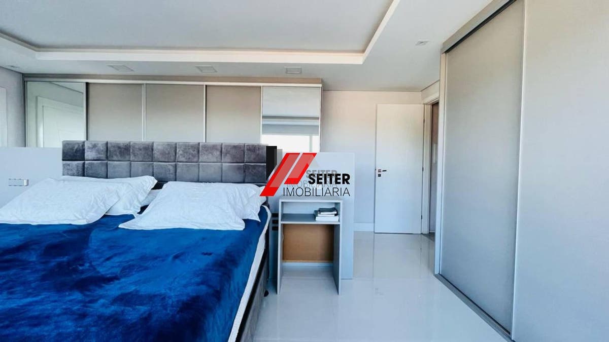 Casa com 4 quartos a venda, 285,77 de área construída Trindade