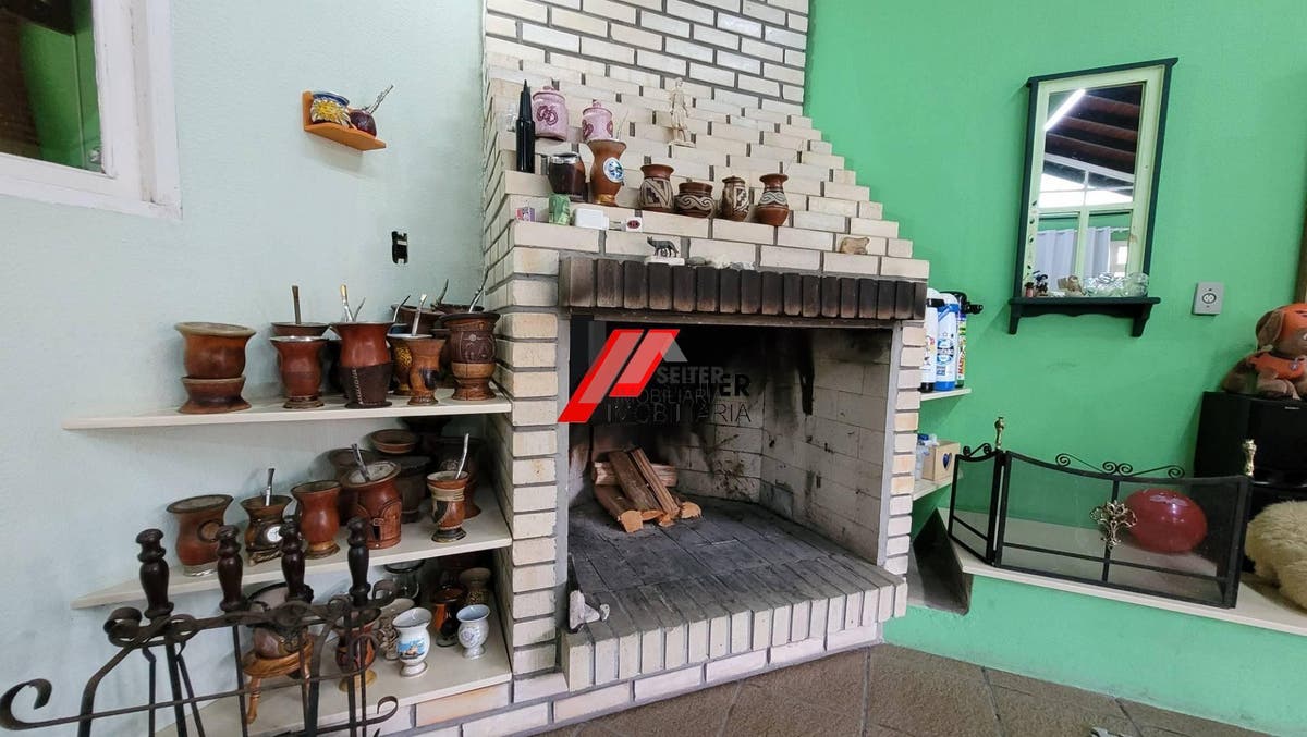 Casa com 4 quatro quartos para locação trindade florianópolis