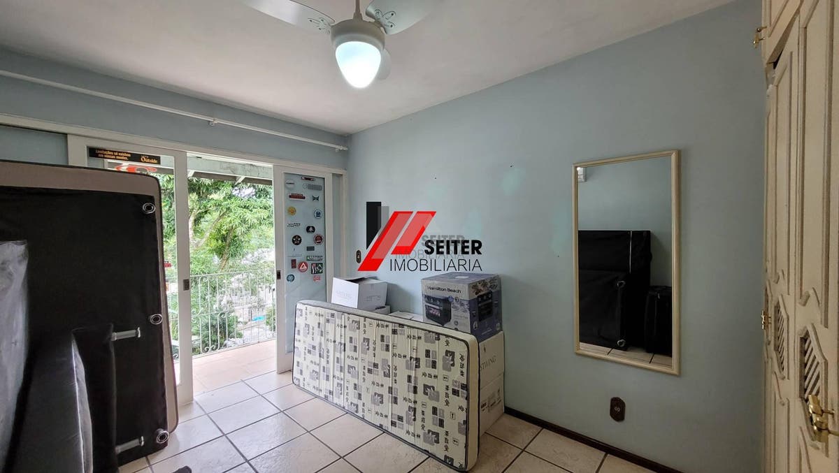 Casa com 4 quatro quartos para locação trindade florianópolis