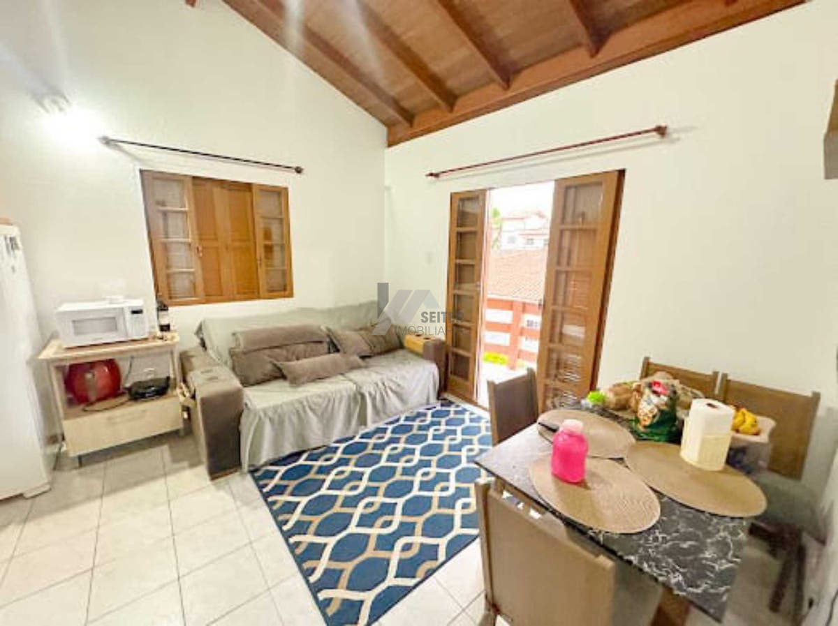 Casa de 5 dormitórios para Venda na Cachoeira do Bom Jesus- Florianópolis