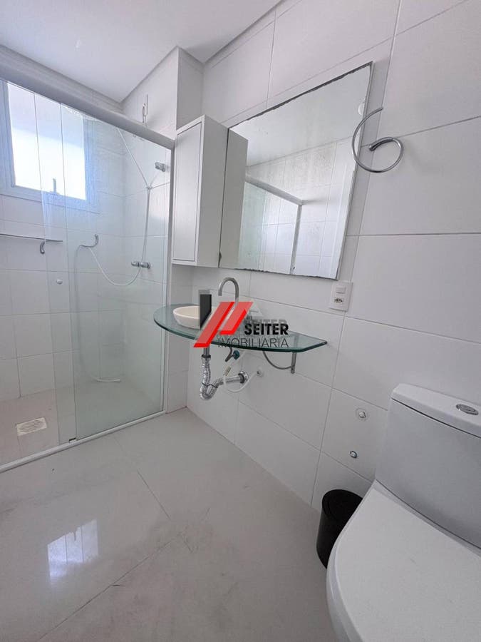 Apartamento de 4 dormitorios com suite para alugar Tom Jobim Itacorubi