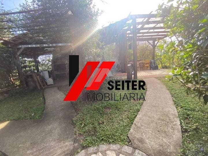 Casa de 4 dormitorios a venda Sambaqui Florianopolis