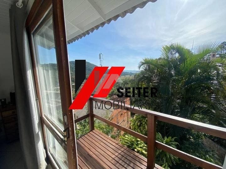 Casa de 4 dormitorios a venda Sambaqui Florianopolis