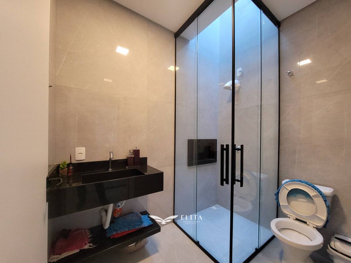 Casa com 2 Quartos, sendo 1 Suíte e Piscina à Venda em Itajuba, Barra Velha!