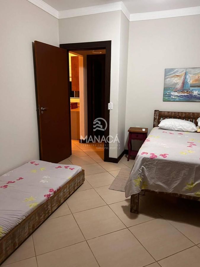 Excelente sobrado com 240 metros, Balneário Piçarras