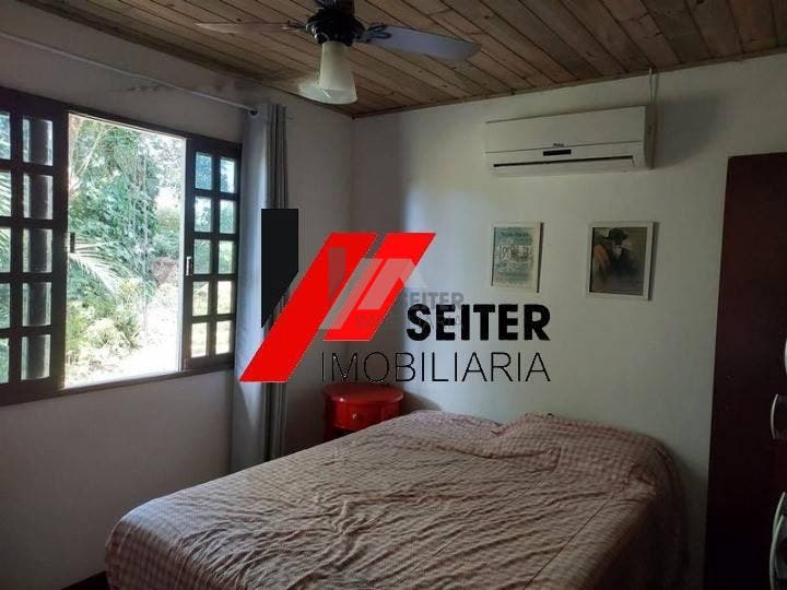 Casa de 4 dormitorios a venda Sambaqui Florianopolis